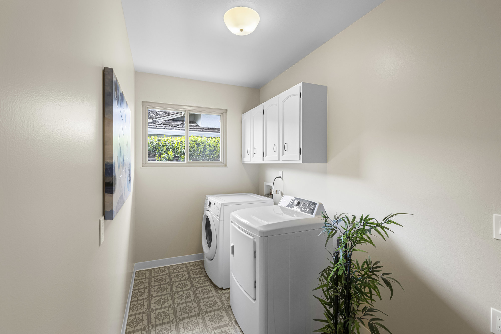 2356 Walden Sq San Jose, CA 95124  Listed By Sandy Sicsko and Joe Borromeo Real Estate Team