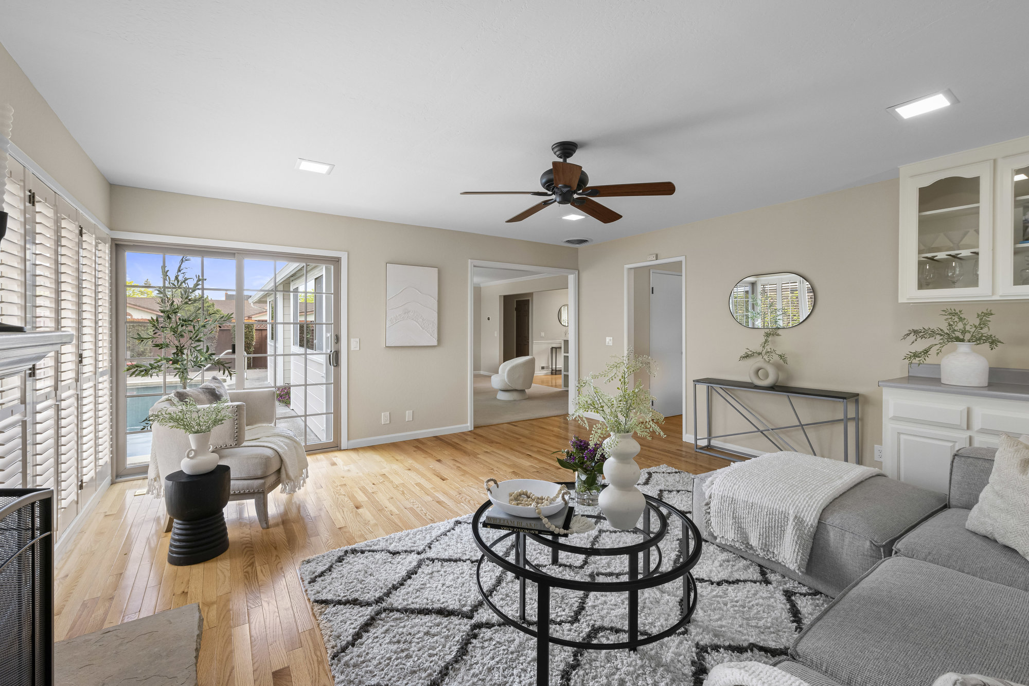 2356 Walden Sq San Jose, CA 95124 Listed By Sandy Sicsko and Joe Borromeo Real Estate Team